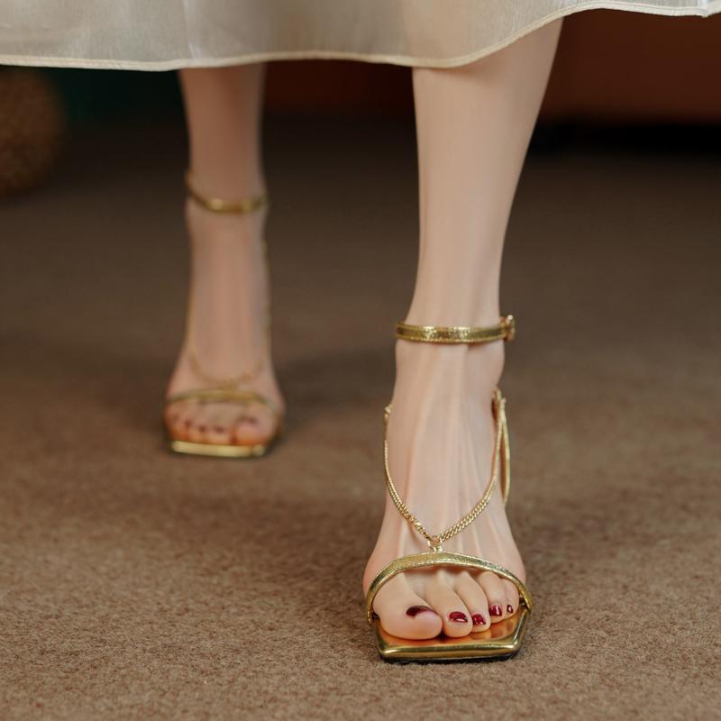 Sandálias da moda para mulhere - Gold Chain Sandal avaliação e preço